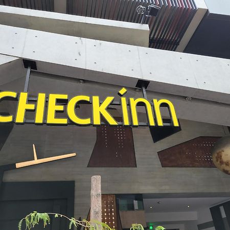 Check Inn Taichung Zhongshan Kültér fotó